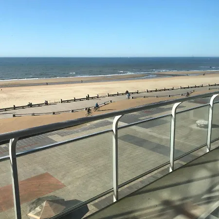 Daire Royal Zeezicht *