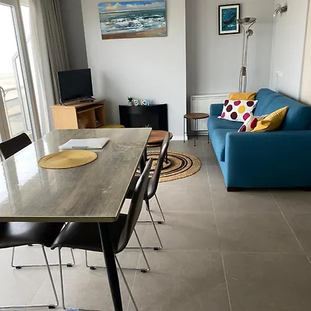 Royal Zeezicht 公寓 *