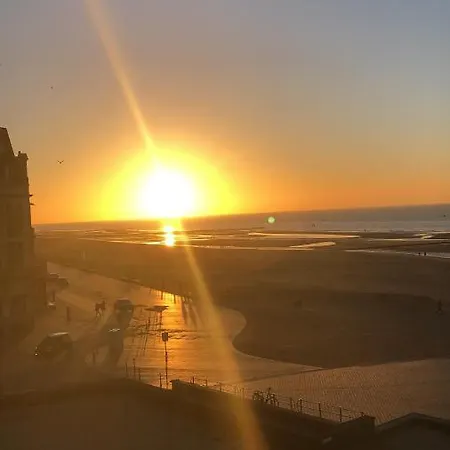 Royal Zeezicht Appartement *